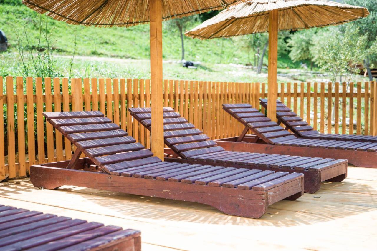 Madre Natura Glamping อุลซิน ภายนอก รูปภาพ