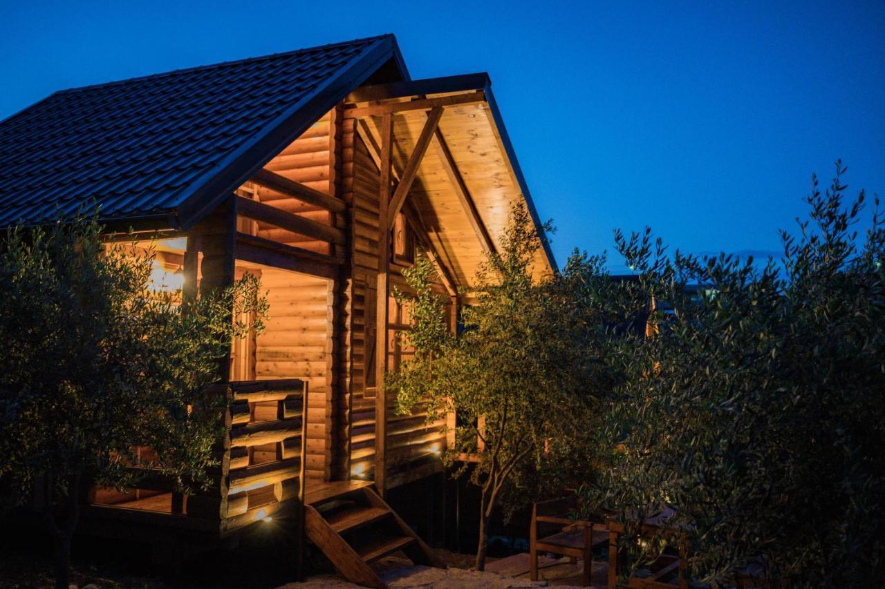 Madre Natura Glamping อุลซิน ภายนอก รูปภาพ