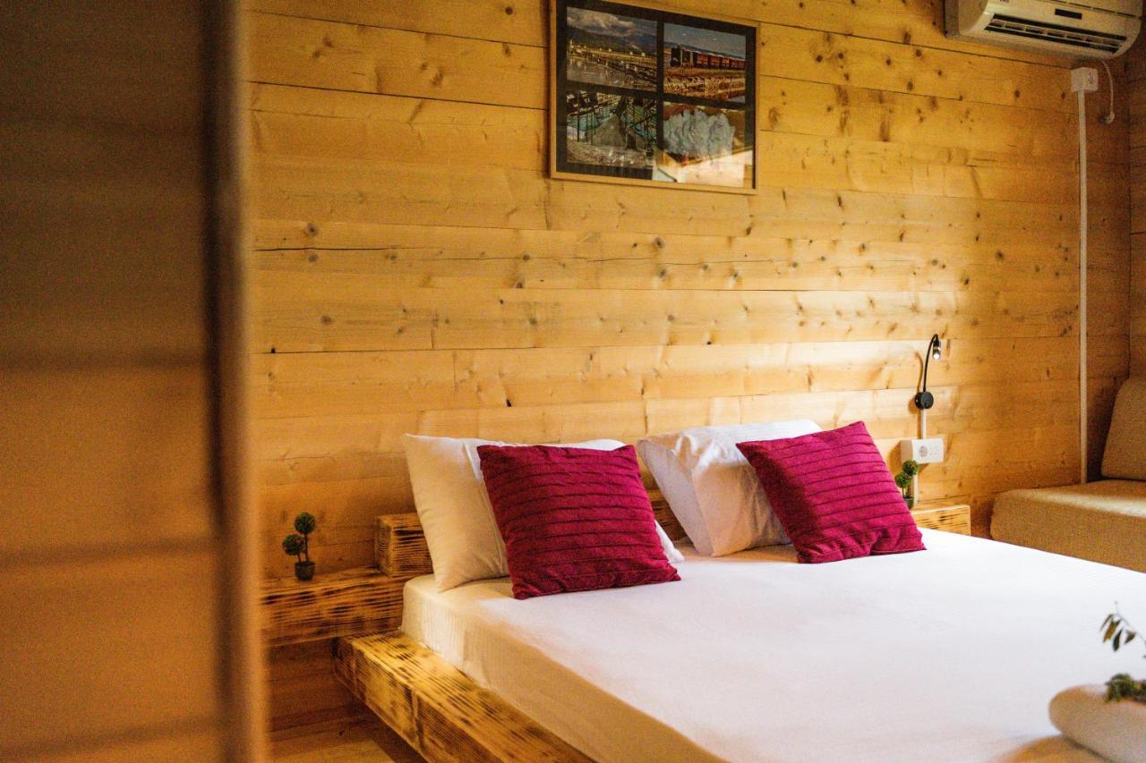 Madre Natura Glamping อุลซิน ภายนอก รูปภาพ
