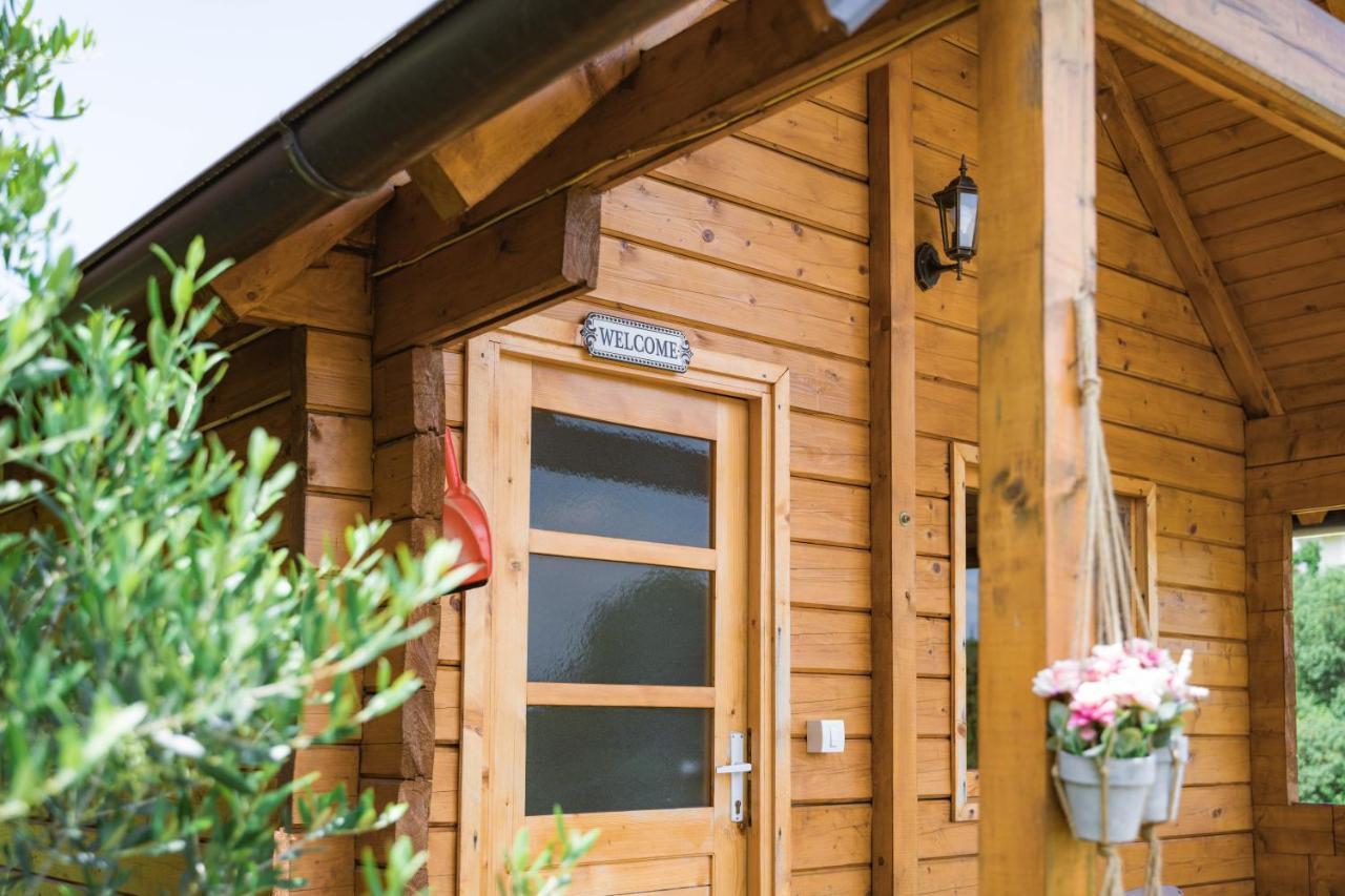 Madre Natura Glamping อุลซิน ภายนอก รูปภาพ